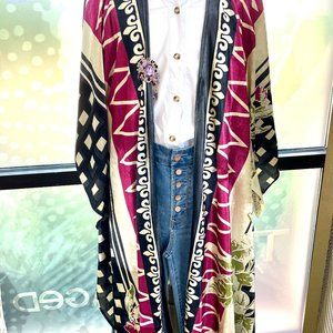 Aratta 'Daisy's Theme' Kimono in Magenta